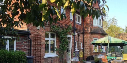 Vulcan Lodge Guest House Horley Exterior photo